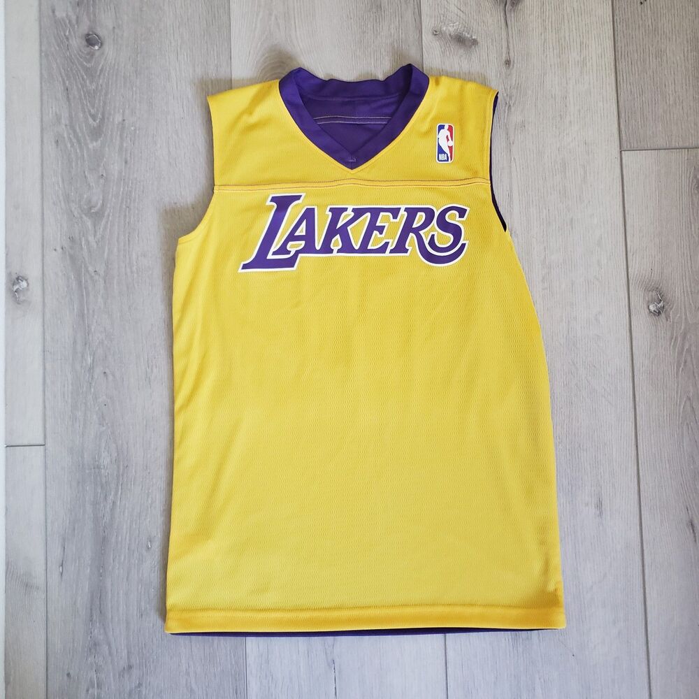 Lakers Youth size reversable Basketball Jersey Boy Size 8
